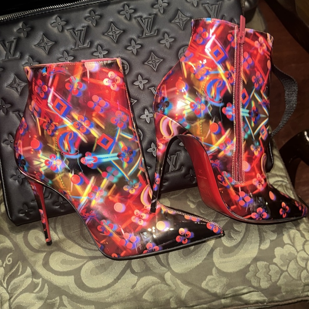 Christian Louboutin So Kate Disco Holograph Disco Booty Patent Leather Size 39 - Picture 2 of 12